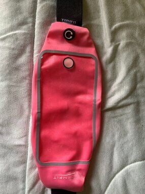 FormFit Pink Running/Waist Pack - Adjustable - Zipper Pocket